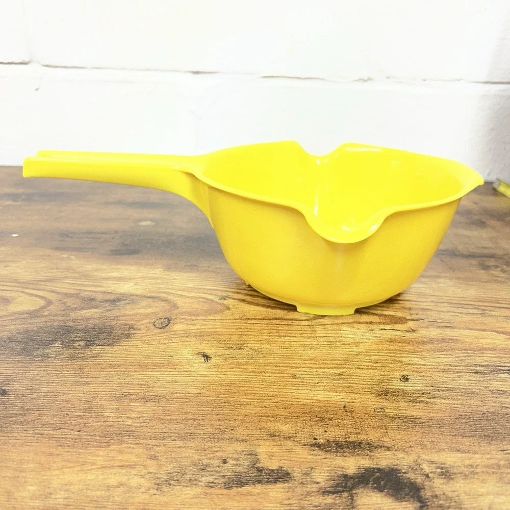 Vintage Rubbermaid‎ Yellow Colander Strainer Long Handle 1980s